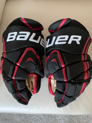 Pro Stock Chicago Blackhawks APX Hockey Gloves