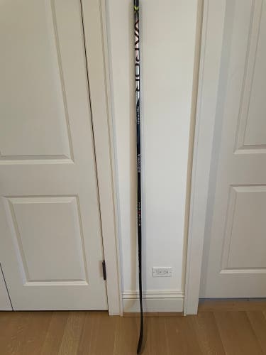 Senior Left Hand P92 Vapor Hyperlite 2 Hockey Stick