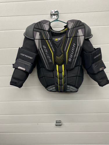 Large Bauer  Supreme s29