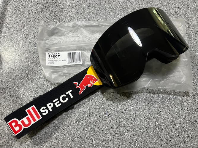 2 total goggles - Red Bull Spect Magnetron SLICK - 1 blue and 1 black