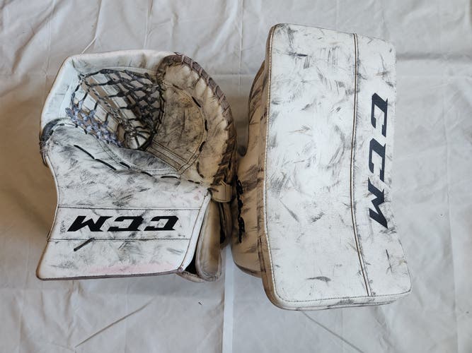 Used CCM Retro Flex 3 Pro Glove 590 and Blocker Set