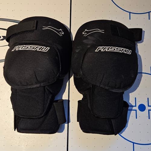 Passau Pro Knee Guards