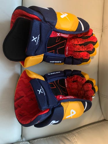 Bauer Vapor XE hockey Gloves