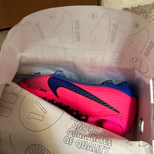 Pink Women's New Size 6.0 (Women's 7.0) Nike Mercurial Superfly Cleats