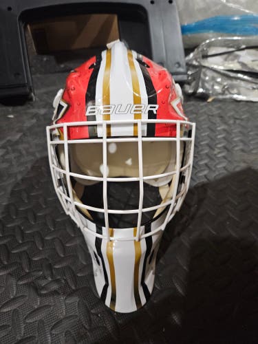 White Used Senior Bauer Inline Goalie Mask