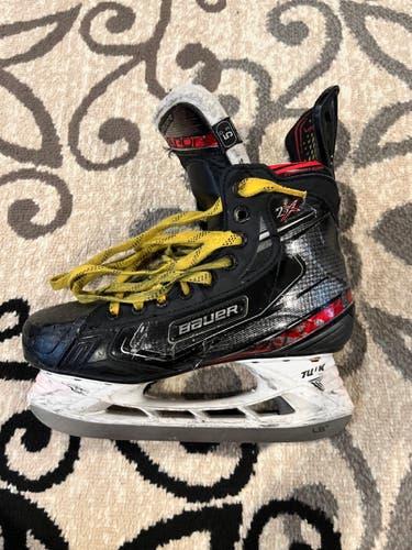 Intermediate Used Bauer Vapor 2X Hockey Skates Regular Width Size 5
