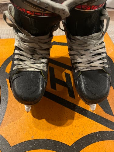 Used Bauer Extra Wide Width 8 Vapor 2X Pro Hockey Skates