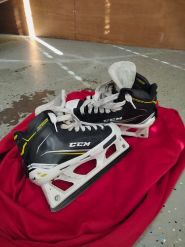 Intermediate Used CCM Tacks 9080 Hockey Goalie Skates Regular Width Size 5.5