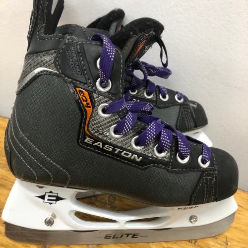 Nearly NEW Easton Synergy EQ4 size 2 hockey skates
