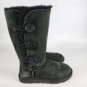 UGG Australia 1873 Bailey Button Triplet II Black Skeepskin Boots Womens Size 6