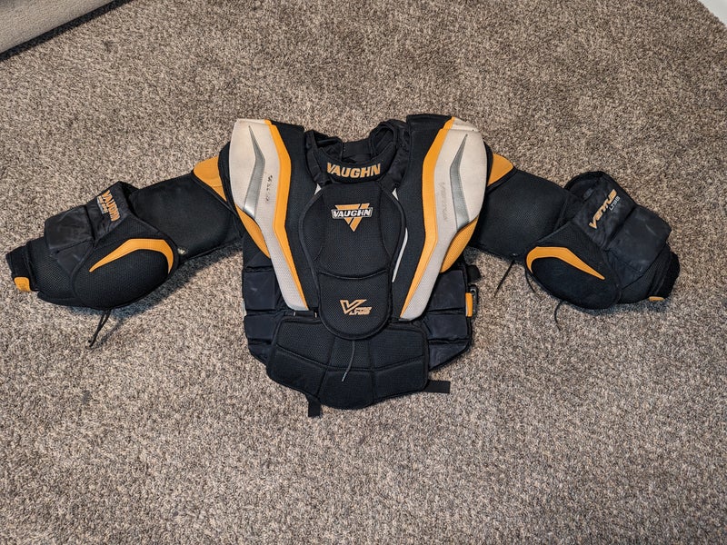 Used Large Vaughn Ventus LT98 Goalie Chest Protector