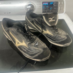 Mizuno metal baseball cleats-used size 12