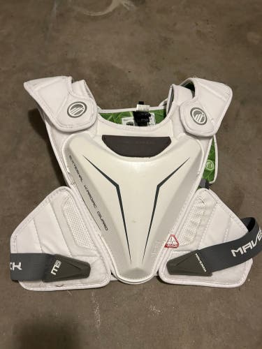 Large Maverik M5 EKG Speed Shoulder Pads