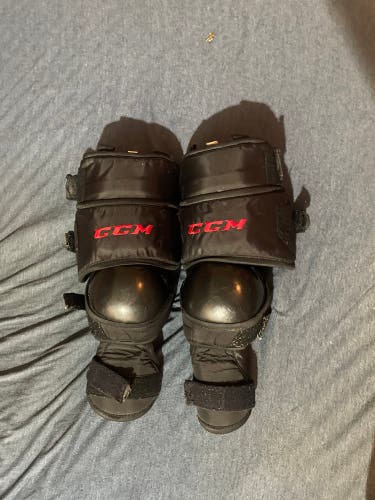 Ccm goalie knee guards