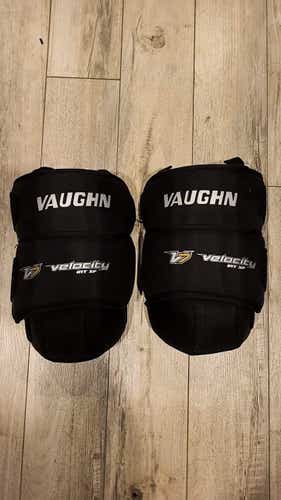 Used Vaughn V7 intermediate knee pads