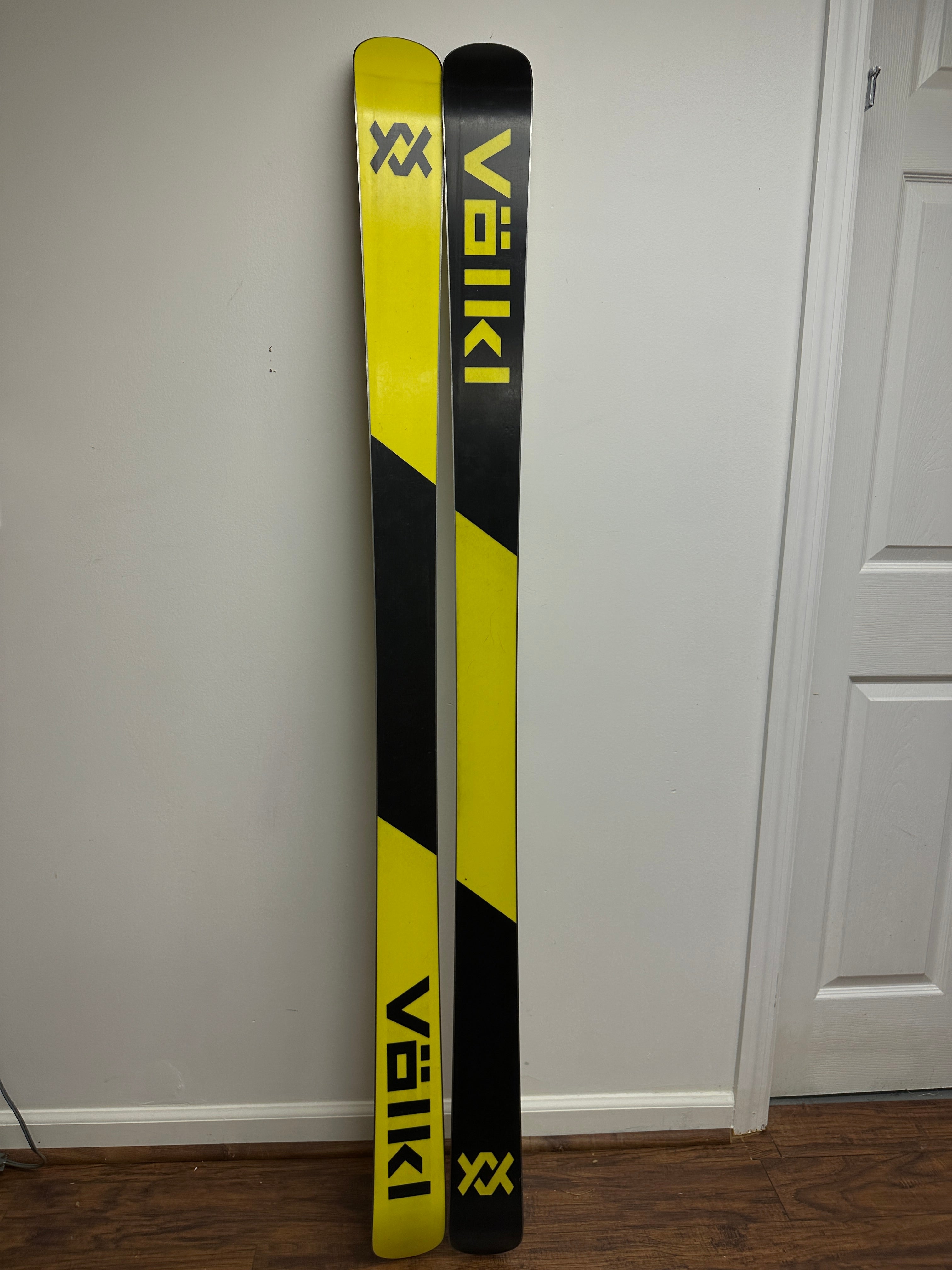 Völkl REVOLT 172 New Unisex 2023 Volkl 172 cm Park REVOLT 86 CROWN TWIN TIP