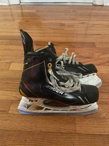 Senior Bauer Regular Width   8 Supreme TotalOne NXG Hockey Skates