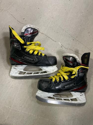 Used Youth Bauer Vapor X Shift Pro Hockey Skates D&R (Regular) 13.5