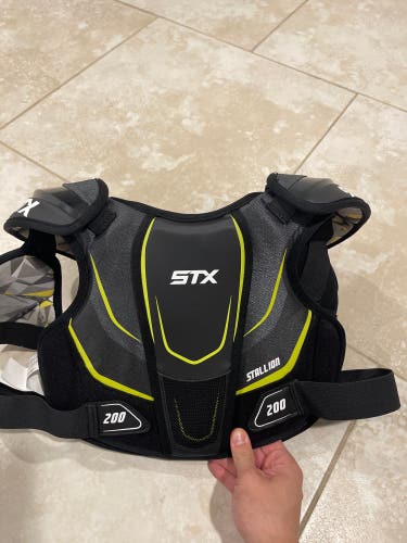 New Large STX Stallion 200 Shoulder Pads