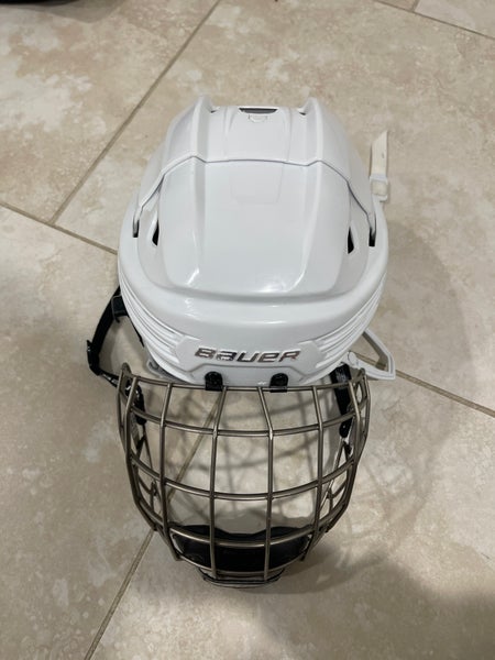 Used Small Bauer Re-Akt 200 Helmet