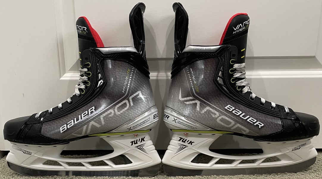 Senior Bauer Vapor Hyperlite Hockey Skates 10/Fit 1 + (1) Extra Set of Runners