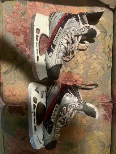 Used Bauer Regular Width  7 Hockey Skates