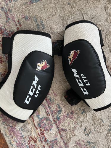 Used Small CCM Elbow Pads