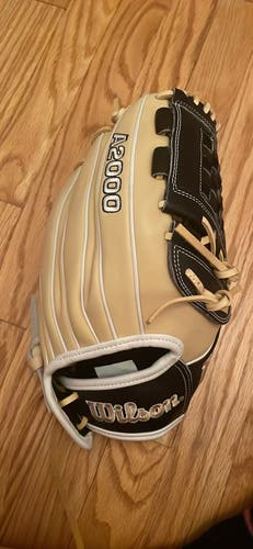 NEW Pitcher's 12" A2000 Softball Glove
