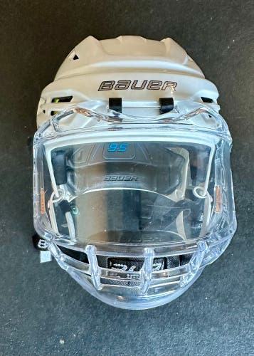 Used Medium Bauer Re-Akt 95 Helmet