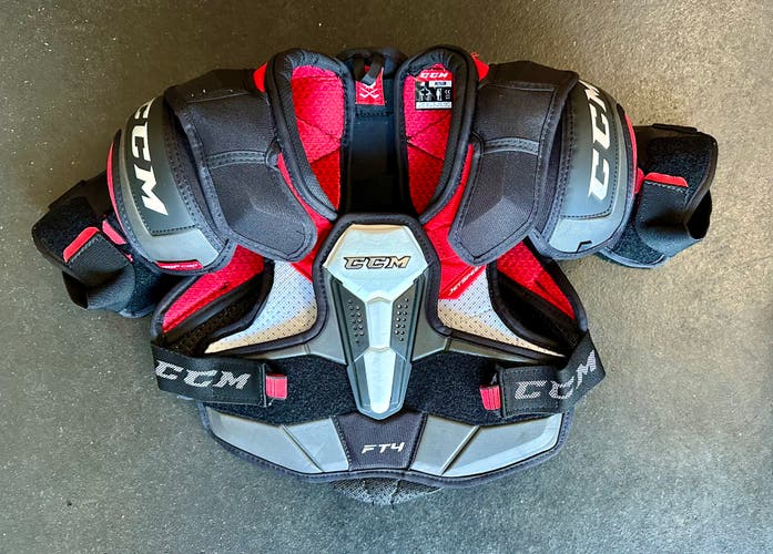 Used Medium CCM Jetspeed Ft4 Shoulder Pads
