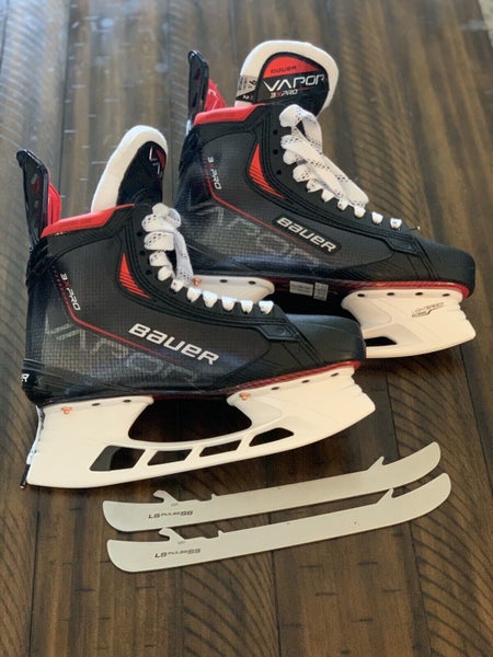 Senior Almost New used 3X - Skates - Bauer Vapor 3X Pro Hockey size 9 fit 1