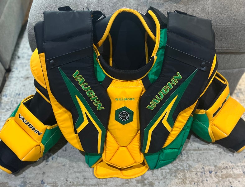 Almost New Large Vaughn Pro Stock Slr3 Pro Carbon Goalie Chest Protector