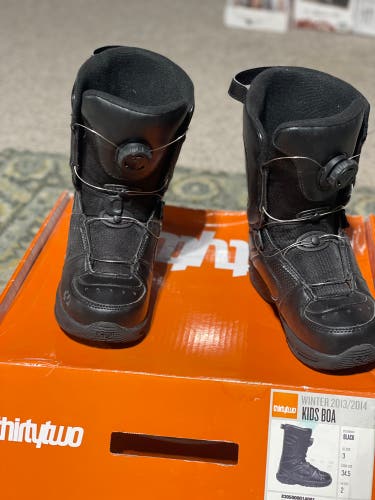 Kid's Size 3.0 (Women's 4.0) Thirty Two Kids Boa Snowboard Boots