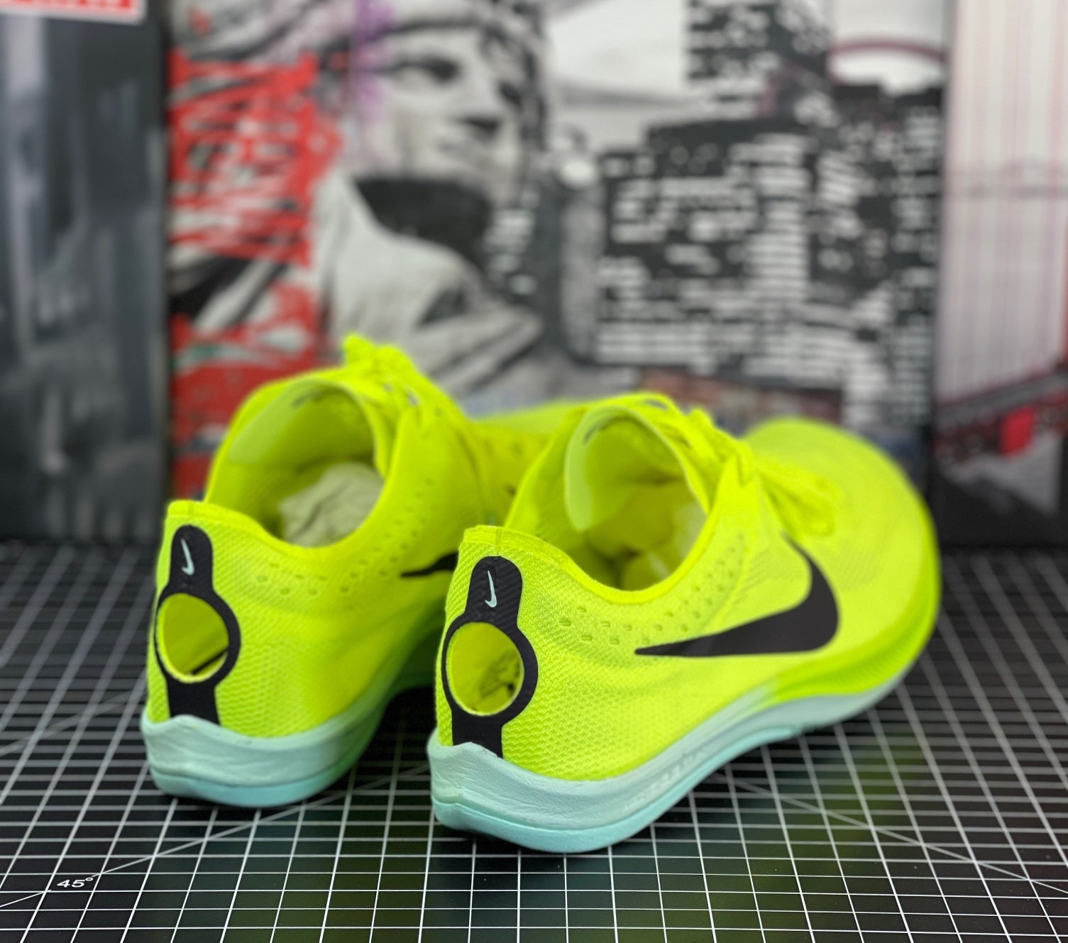 Mens 12.5 Nike ZoomX DragonFly Track & Field Distance Spikes Volt DR9922-700 New Nike Zoom Dragonfly Track Spikes Mens Size 12.5 Volt Running  main image 2