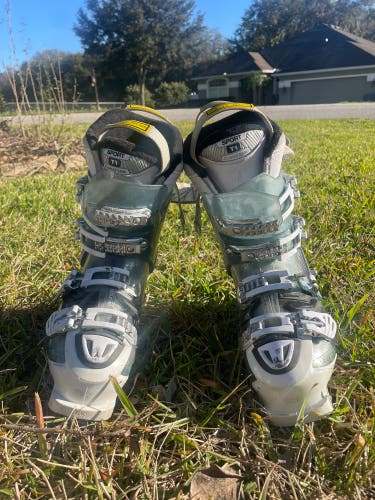 Used Atomic Ski Boots