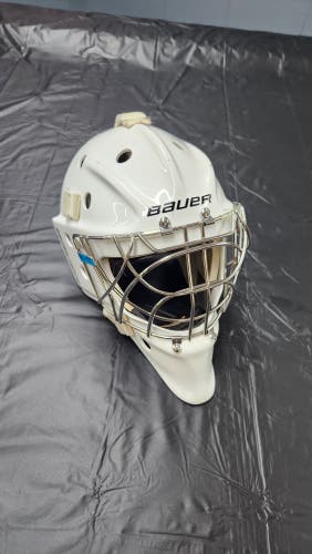 Senior Used Bauer 960 Goalie Mask M (6 7/8 - 7 1/4)
