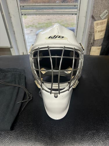 Senior Used WJD Pro W-9 Goalie Mask