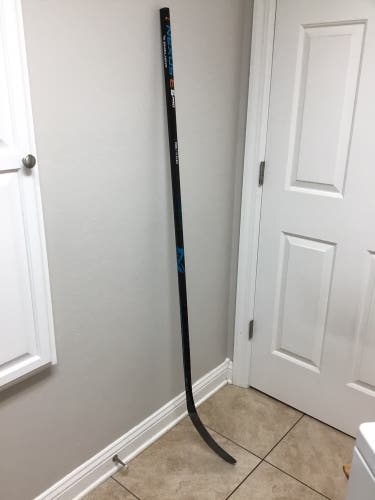 Nexus E5 Pro Sr RT 77 P28 Hockey Stick