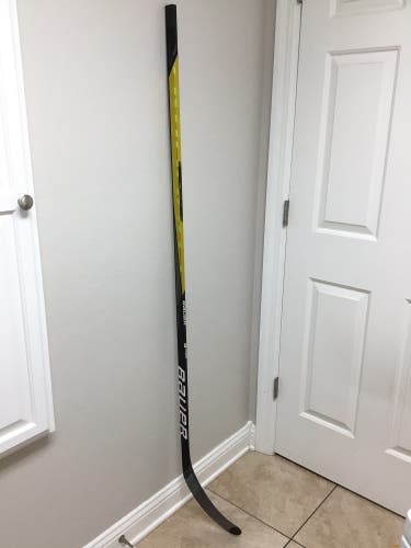 Senior Right Handed P92M  Supreme 3S Pro Hockey Stick