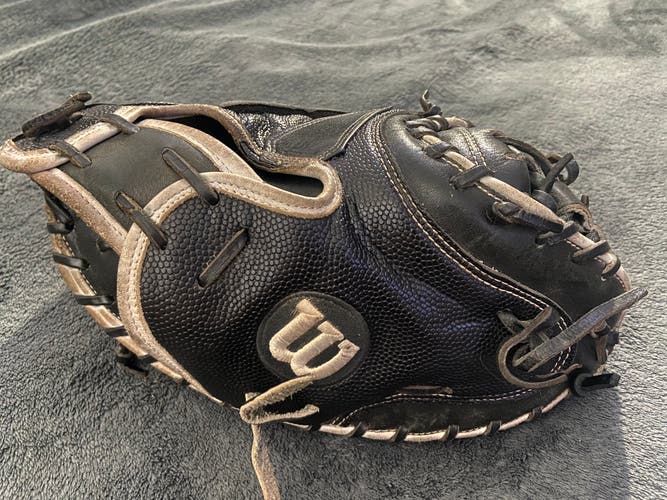 Wilson A2000 M1 33.5" RHT Baseball Glove