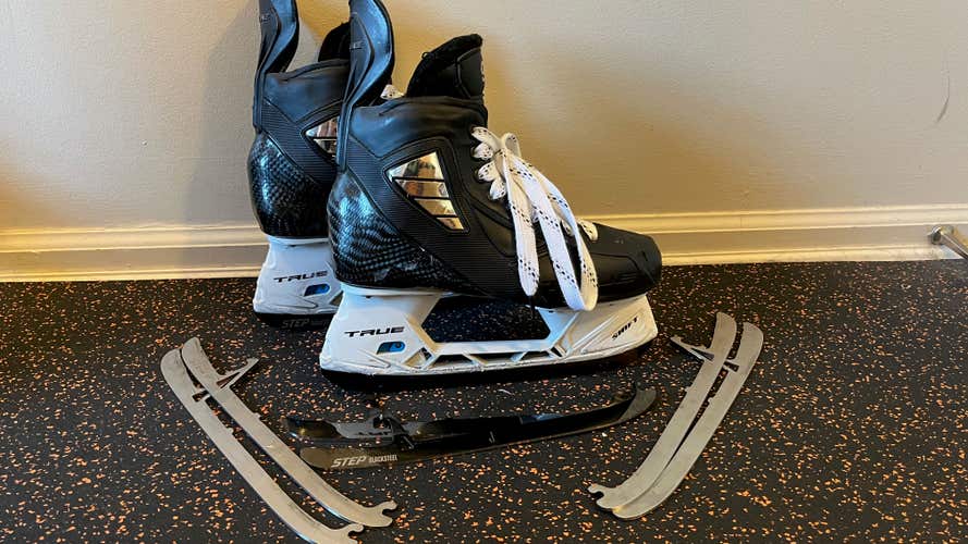 Senior Used True Pro Custom Hockey Skates Regular Width 7 with 4 Sets of Steel