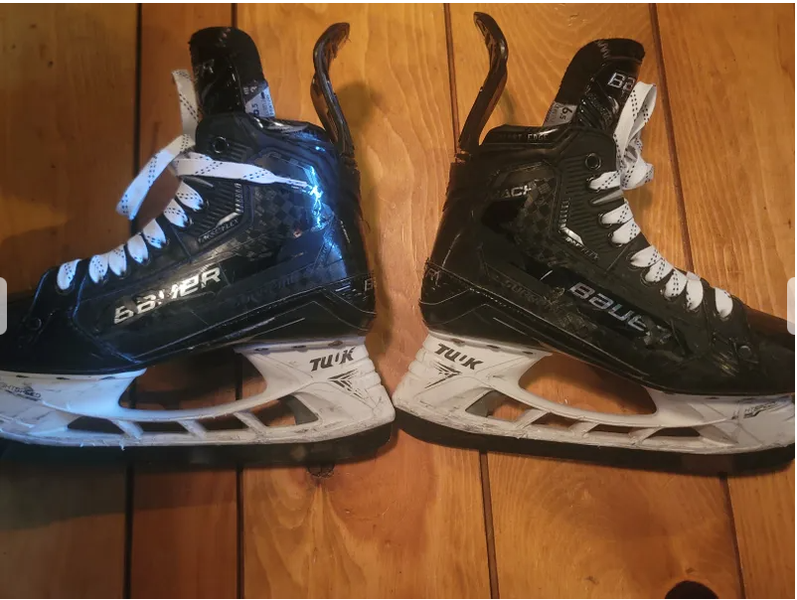Used Intermediate Bauer Supreme Mach Hockey Skates Size 6.5 with extra runners