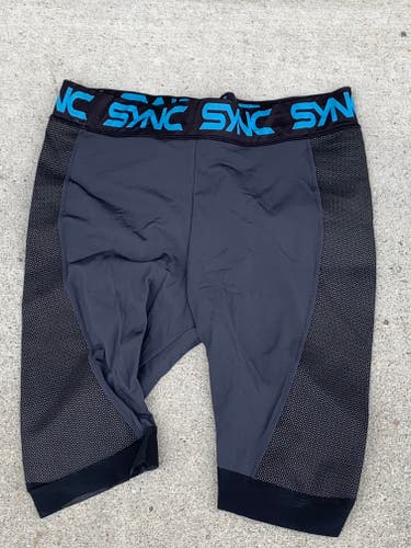 Black New Large Men's SYNC Shorts