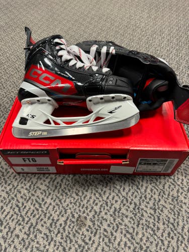 CCM Jetspeed FT6 size 5 Regular width skates