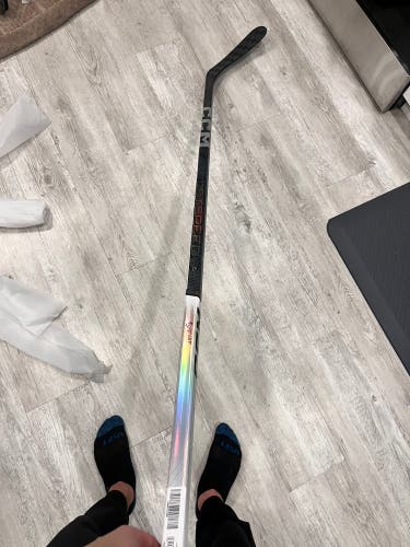 Senior Right Handed P29  JetSpeed FT6 Pro Hockey Stick
