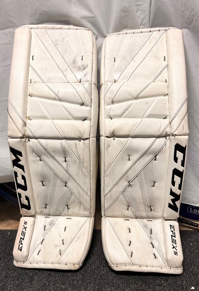 34" CCM Eflex 5 Goalie Leg Pads