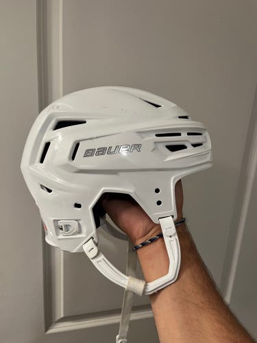 Used Large Bauer Re-Akt 150 Helmet