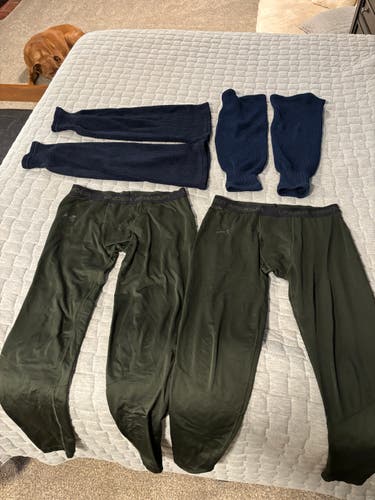 Under Armor Base Layers XL with Blue Senior Used XL