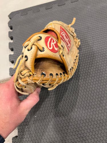 Right Hand Throw 32.5" Catcher's Glove