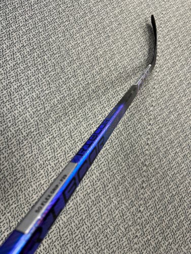 CCM Trigger 8 Pro 50 flex P29 curve right hand stick